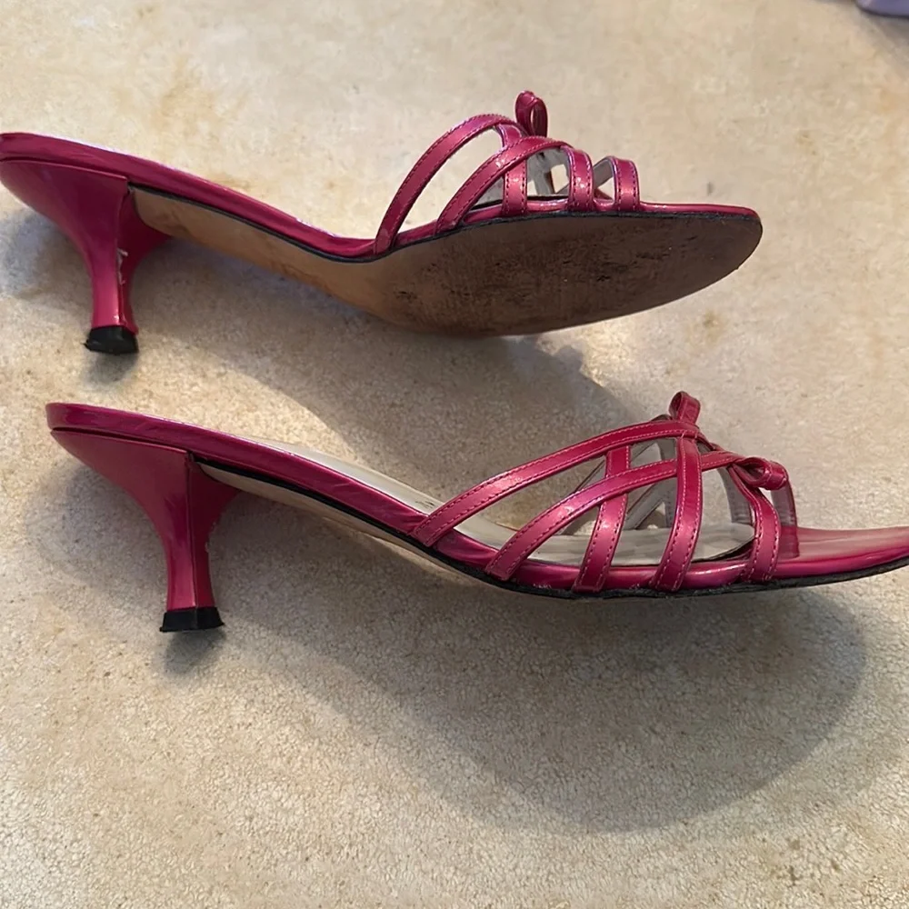 Stuart Weitzman sandals in Fuchsia Patent Leather. Size 7 1/2 M. Barbie ❤️ - Picture 5 of 9